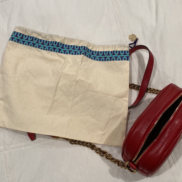 Tory Burch Kira Chevron Camera Bag - Picture 6 of 7